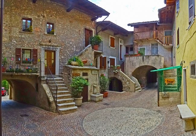 Casa a Tremosine - Casa del Borgo Pregasio Garden Casa a Tremosine - Casa del Borgo Pregasio Garden