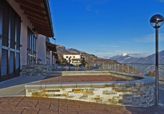 Appartamento a Tremosine - La Quiete 24 Holideal Apartment Lake view Appartamento a Tremosine - La Quiete 24 Holideal Apartment Lake view