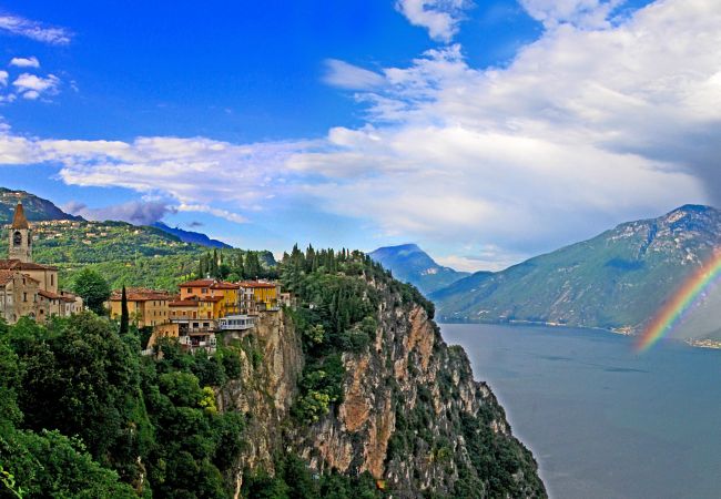 Appartamento a Tremosine - La Quiete 24 Holideal Apartment Lake view Appartamento a Tremosine - La Quiete 24 Holideal Apartment Lake view