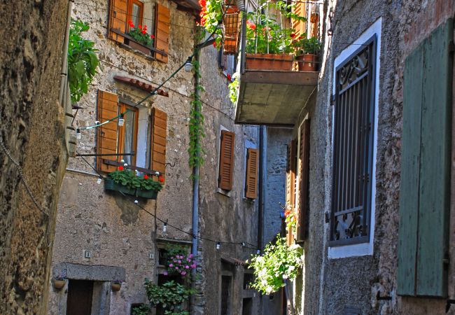 Appartamento a Tremosine - La Quiete 24 Holideal Apartment Lake view Appartamento a Tremosine - La Quiete 24 Holideal Apartment Lake view