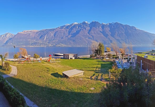 Appartamento a Campione del Garda - Campione Splendid View beach front Appartamento a Campione del Garda - Campione Splendid View beach front