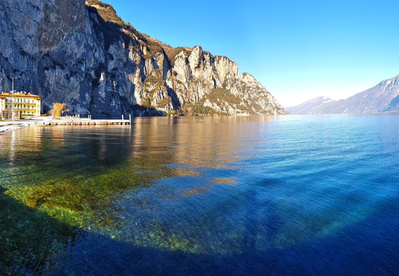 Appartamento a Campione del Garda - Campione Splendid View beach front Appartamento a Campione del Garda - Campione Splendid View beach front