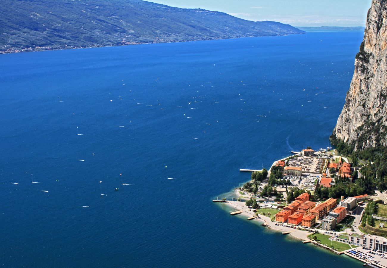 Appartamento a Campione del Garda - Campione Splendid View beach front Appartamento a Campione del Garda - Campione Splendid View beach front