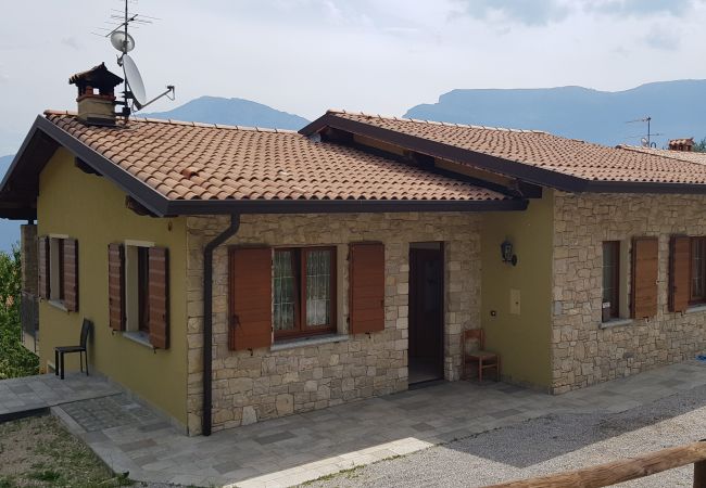 Villa a Tremosine - Villetta Cece Bella vista sul Garda