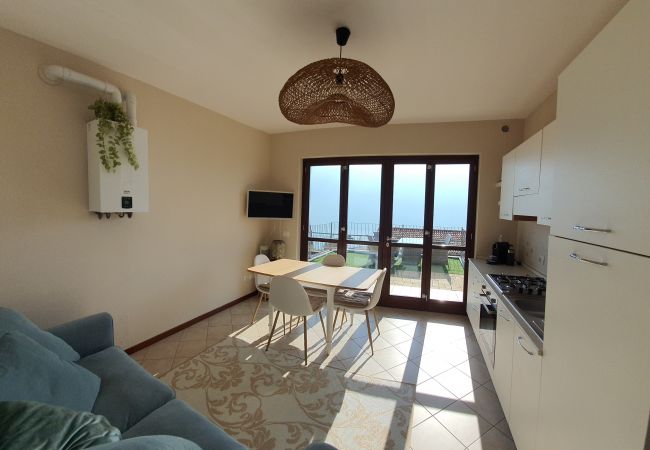 Appartamento a Tremosine - La Quiete Barbara apartment Terrace Lake view Appartamento a Tremosine - La Quiete Barbara apartment Terrace Lake view