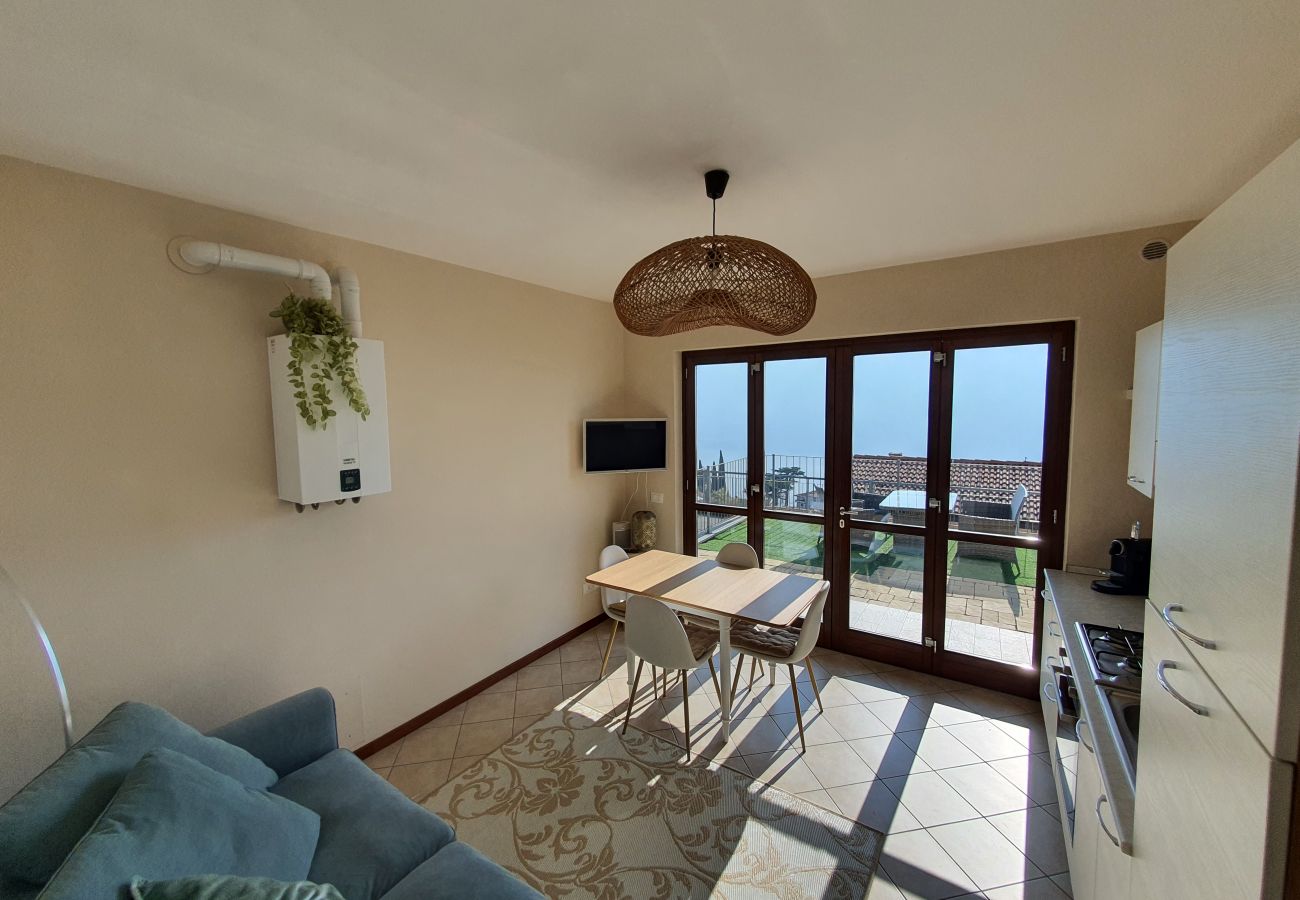 Appartamento a Tremosine - La Quiete Barbara apartment Terrace Lake view Appartamento a Tremosine - La Quiete Barbara apartment Terrace Lake view