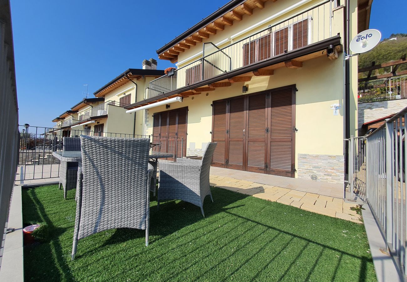 Appartamento a Tremosine - La Quiete Barbara apartment Terrace Lake view Appartamento a Tremosine - La Quiete Barbara apartment Terrace Lake view
