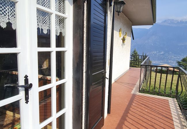 Appartamento a Tremosine - Country House Casa Marisa Balcony lake view Appartamento a Tremosine - Country House Casa Marisa Balcony lake view