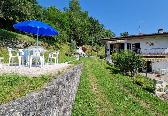 Appartamento a Tremosine - Country House Casa Marisa Balcony lake view Appartamento a Tremosine - Country House Casa Marisa Balcony lake view