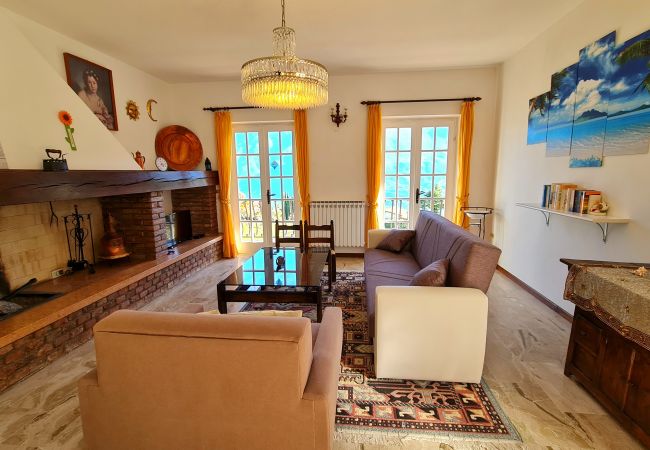 Appartamento a Tremosine - Country House Casa Marisa Balcony lake view Appartamento a Tremosine - Country House Casa Marisa Balcony lake view
