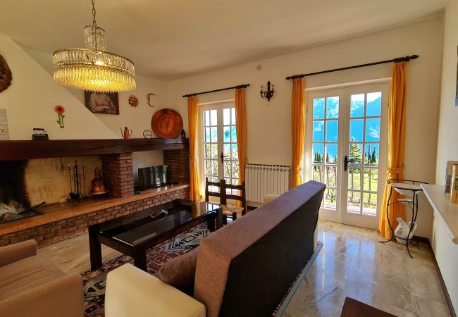 Appartamento a Tremosine - Country House Casa Marisa Balcony lake view Appartamento a Tremosine - Country House Casa Marisa Balcony lake view