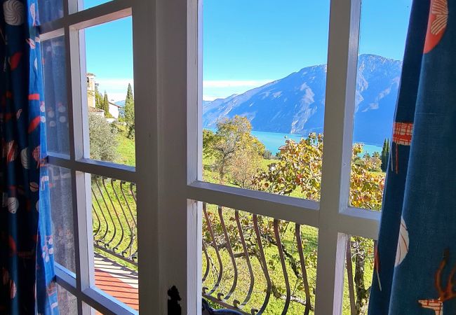 Appartamento a Tremosine - Country House Casa Marisa Balcony lake view Appartamento a Tremosine - Country House Casa Marisa Balcony lake view
