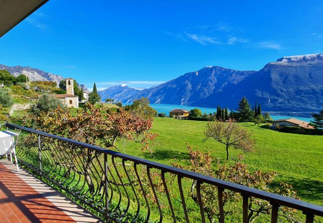 Appartamento a Tremosine - Country House Casa Marisa Balcony lake view Appartamento a Tremosine - Country House Casa Marisa Balcony lake view