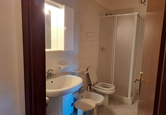 Appartamento a Tignale - Bonaventura 4 Gardola Apartment Appartamento a Tignale - Bonaventura 4 Gardola Apartment