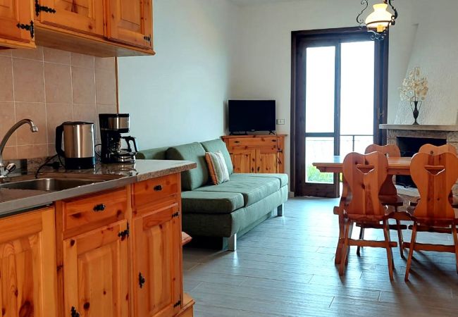 Appartamento a Tremosine - Casa Eulberg Marcania Balcone vista lago Appartamento a Tremosine - Casa Eulberg Marcania Balcone vista lago