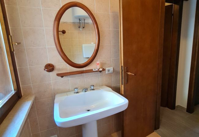 Appartamento a Tremosine - Casa Eulberg Marcania Balcone vista lago Appartamento a Tremosine - Casa Eulberg Marcania Balcone vista lago