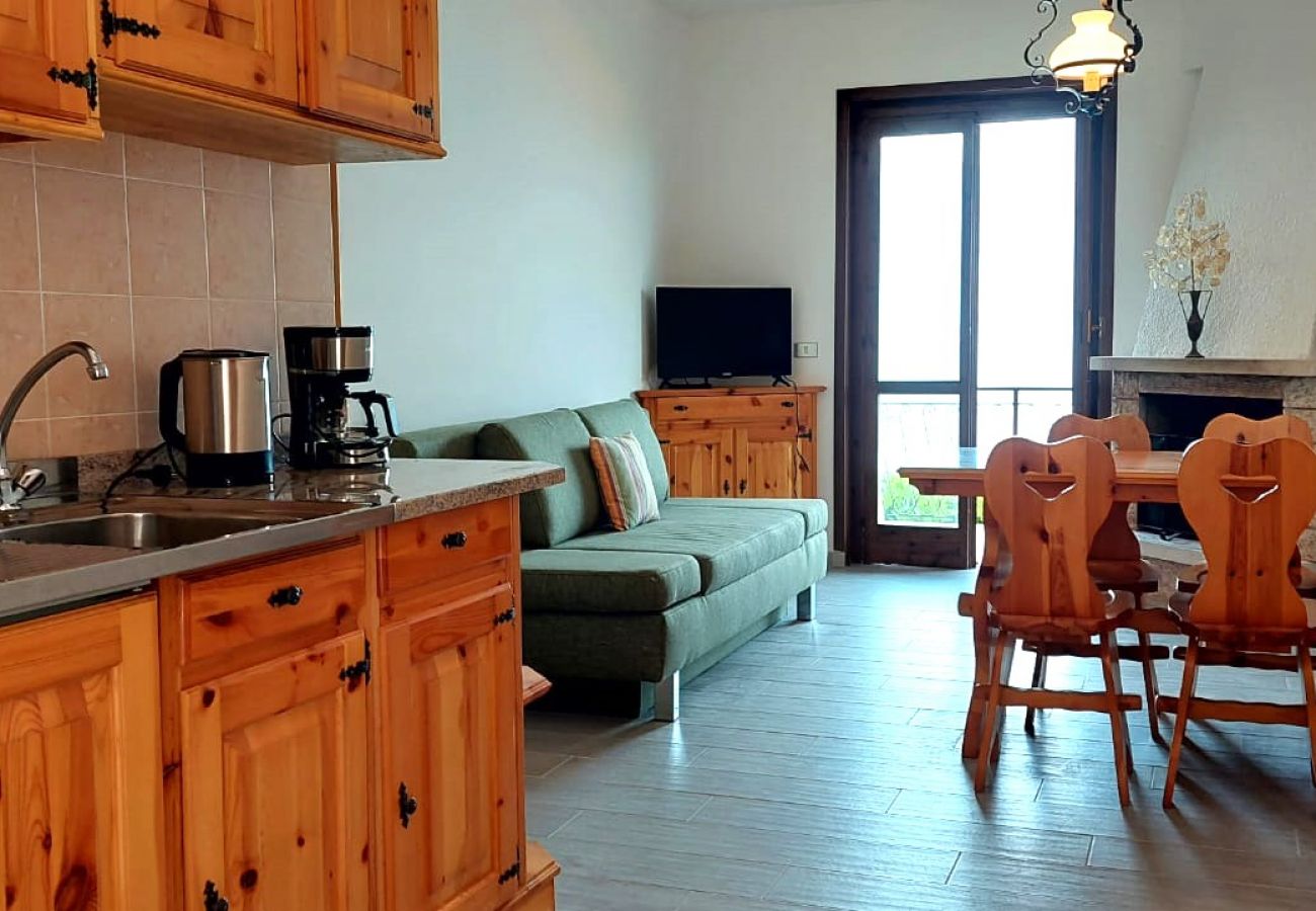 Appartamento a Tremosine - Casa Eulberg Marcania Balcone vista lago Appartamento a Tremosine - Casa Eulberg Marcania Balcone vista lago