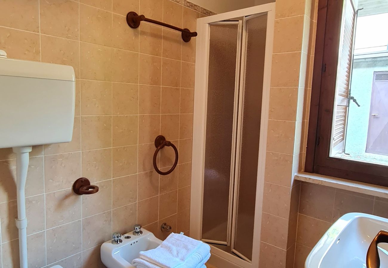 Appartamento a Tremosine - Casa Eulberg Marcania Balcone vista lago Appartamento a Tremosine - Casa Eulberg Marcania Balcone vista lago