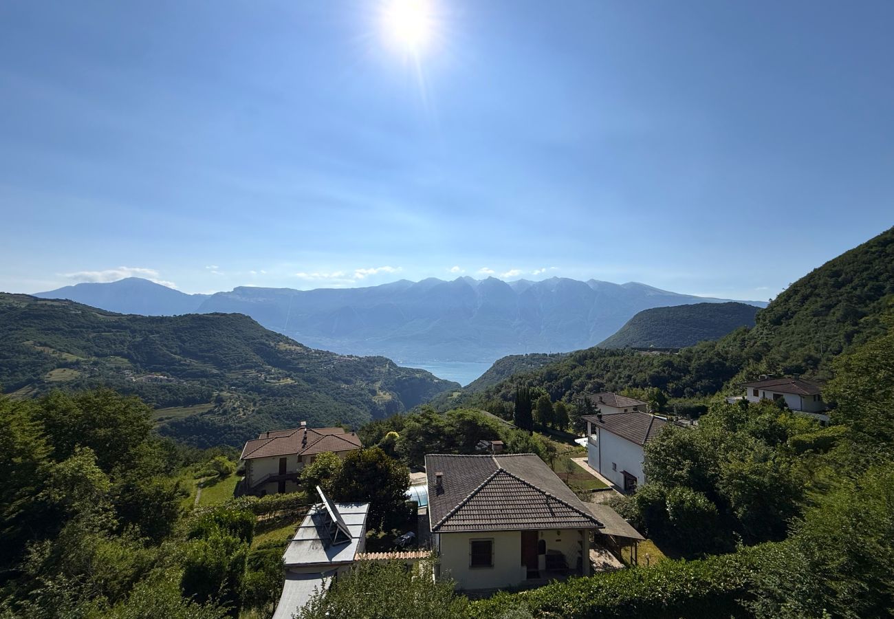 Appartamento a Tignale - Appartamento Casa Ammura Balcony lake view and pri