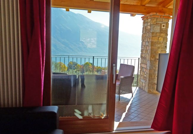 Ferienwohnung in Tremosine - Villa Vagne 2 Holideal Lake View Apartment Ferienwohnung in Tremosine - Villa Vagne 2 Holideal Lake View Apartment