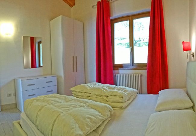 Ferienwohnung in Tremosine - Villa Vagne 2 Holideal Lake View Apartment Ferienwohnung in Tremosine - Villa Vagne 2 Holideal Lake View Apartment