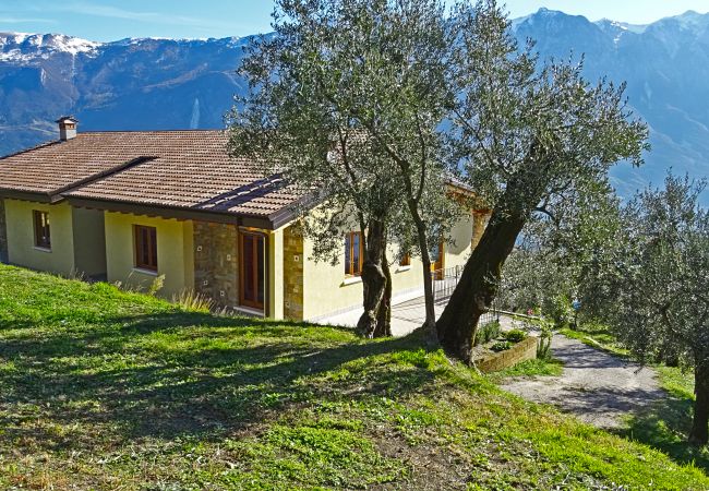 Ferienwohnung in Tremosine - Villa Vagne 2 Holideal Lake View Apartment Ferienwohnung in Tremosine - Villa Vagne 2 Holideal Lake View Apartment