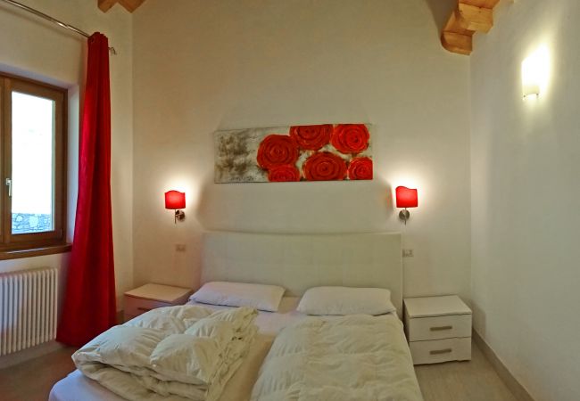 Ferienwohnung in Tremosine - Villa Vagne 2 Holideal Lake View Apartment Ferienwohnung in Tremosine - Villa Vagne 2 Holideal Lake View Apartment