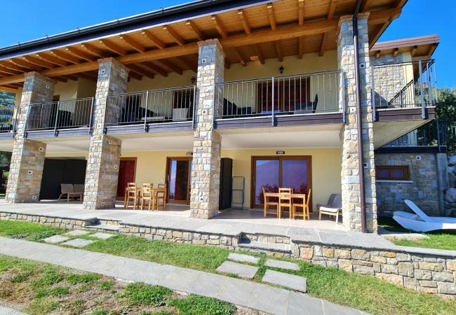 Ferienwohnung in Tremosine - Villa Vagne 2 Holideal Lake View Apartment Ferienwohnung in Tremosine - Villa Vagne 2 Holideal Lake View Apartment