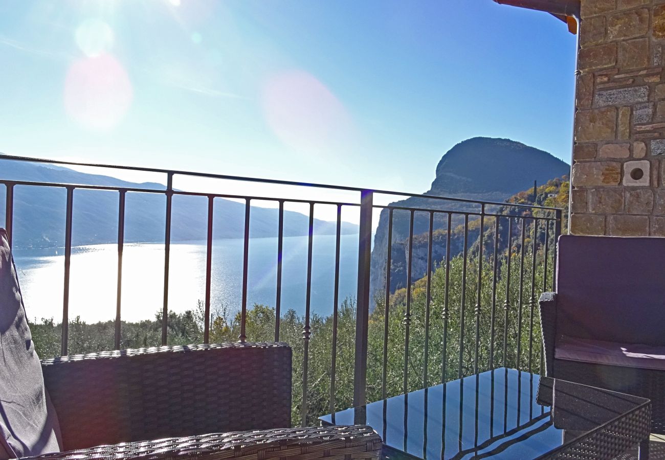 Ferienwohnung in Tremosine - Villa Vagne 2 Holideal Lake View Apartment Ferienwohnung in Tremosine - Villa Vagne 2 Holideal Lake View Apartment