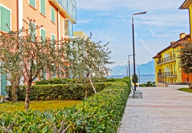  in Campione del Garda - Campione Ora 9 Holideal Apartment