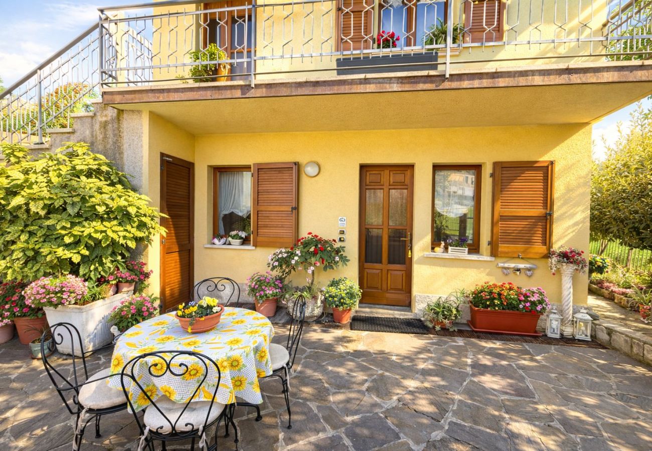 Ferienwohnung in Tremosine - Casa Rosalia patio apartment