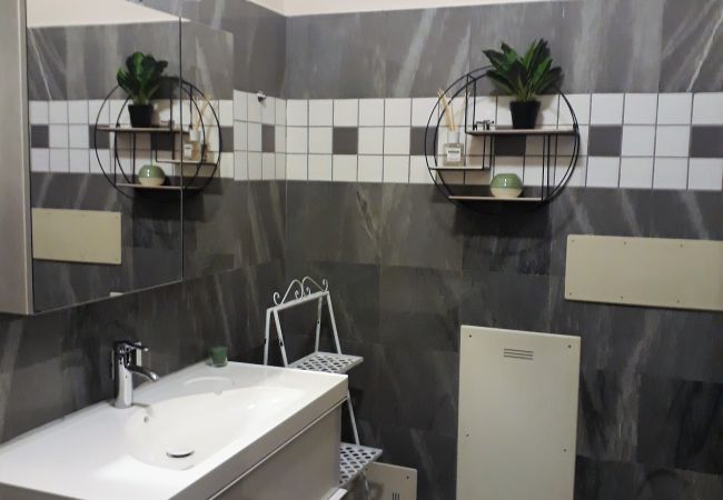 Ferienwohnung in Campione del Garda - Campione Giulia Exclusive Lakefront Ferienwohnung in Campione del Garda - Campione Giulia Exclusive Lakefront