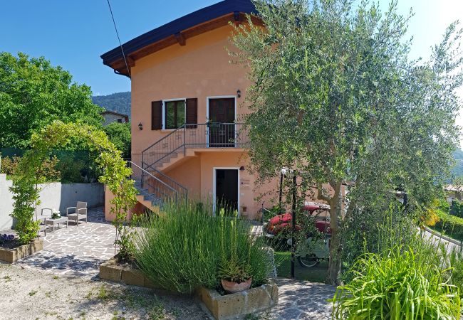 Studio in Tremosine - Casa Gina Attico Studio in Tremosine - Casa Gina Attico