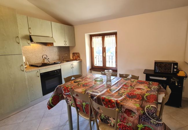 Ferienwohnung in Tignale - Bonaventura 5  Gardola Apartment Ferienwohnung in Tignale - Bonaventura 5  Gardola Apartment