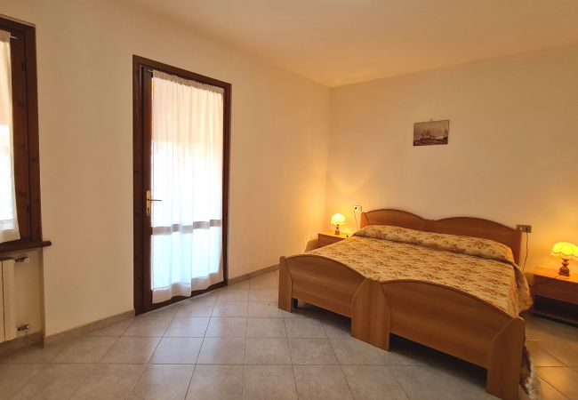 Ferienwohnung in Tignale - Bonaventura 5  Gardola Apartment Ferienwohnung in Tignale - Bonaventura 5  Gardola Apartment