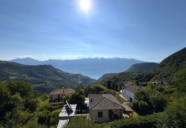 Ferienwohnung in Tignale - Appartamento Casa Ammura Balcony lake view and pri