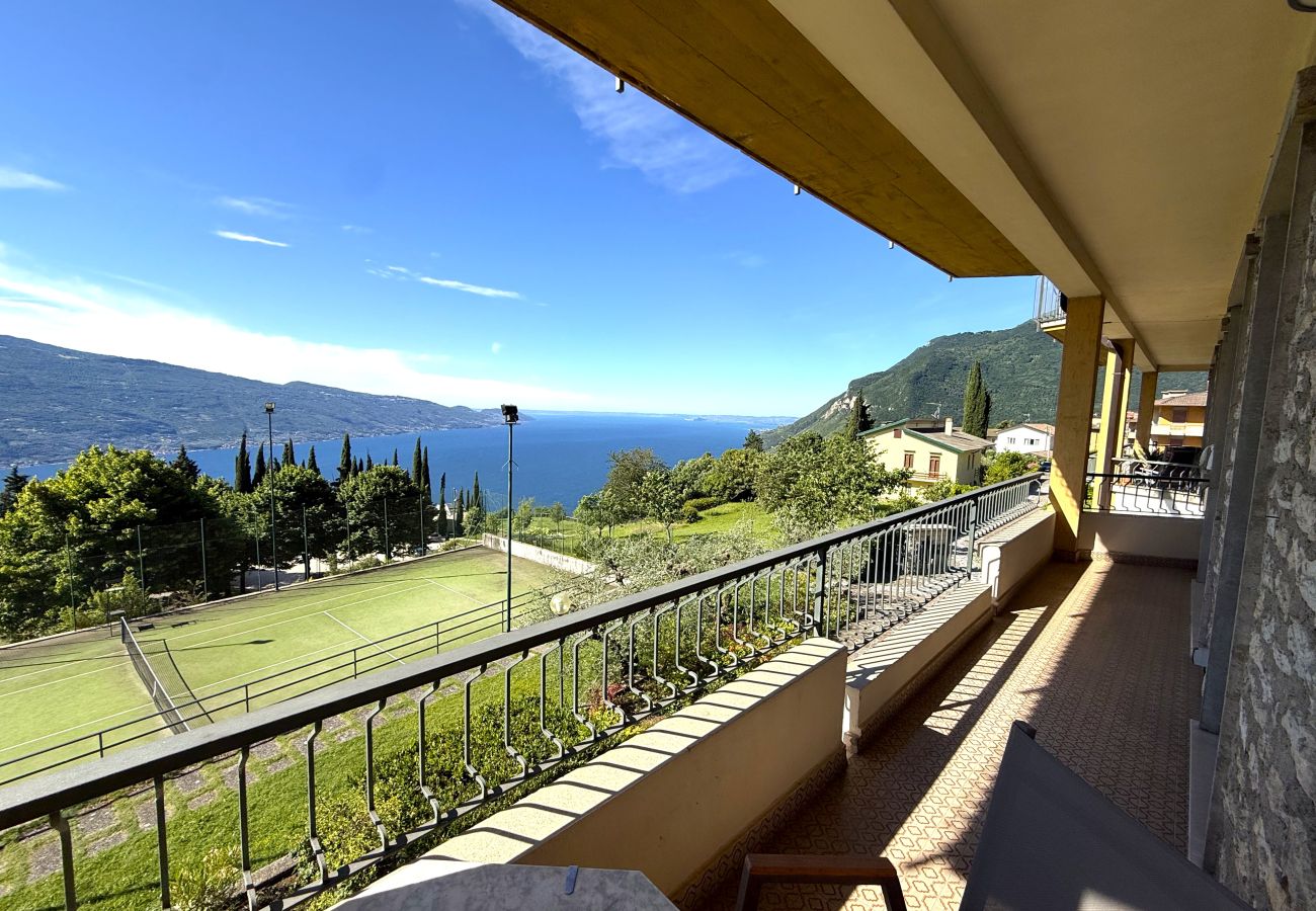Ferienwohnung in Tignale - Apartament Marcus 706 Residence Pool and Lake View