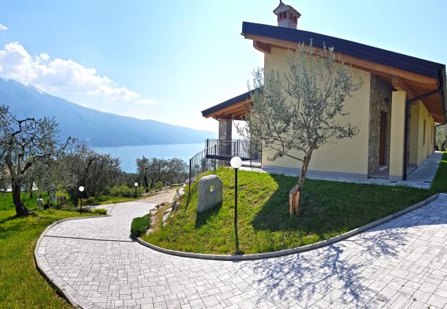  in Tremosine - Villa Vagne 1 Holideal Lake view Apartment