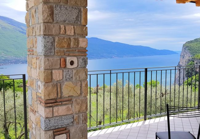  in Tremosine - Villa Vagne 2 Holideal Lake View Apartment