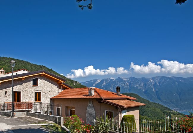 Apartment in Tremosine - Casa Belvedere Ciclamino 017189-CNI-00110 Apartment in Tremosine - Casa Belvedere Ciclamino 017189-CNI-00110