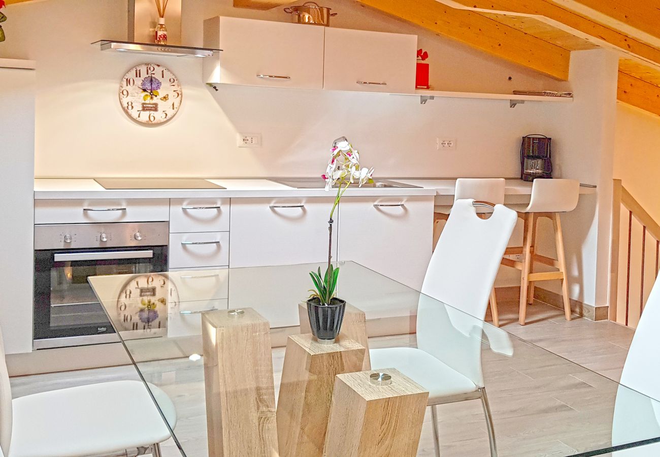 Studio in Tremosine - Casa Gina Attico