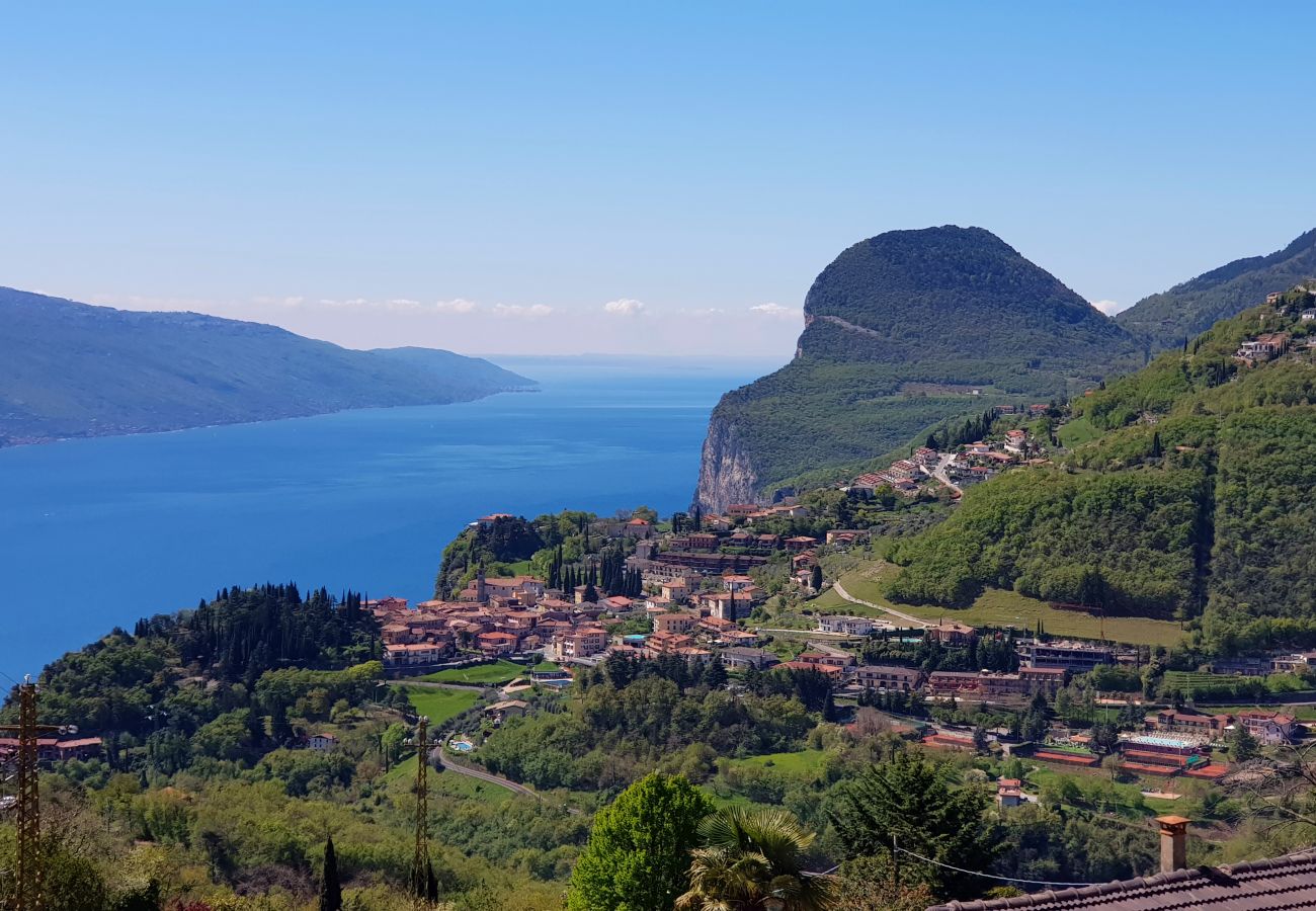 Apartment in Tremosine - Casa Palanca 2 balcony lake view