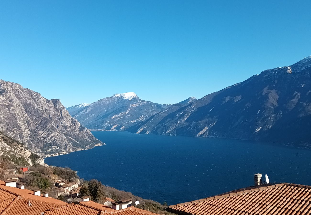 Apartment in Tremosine - Casa Edvige Balcony Lake view